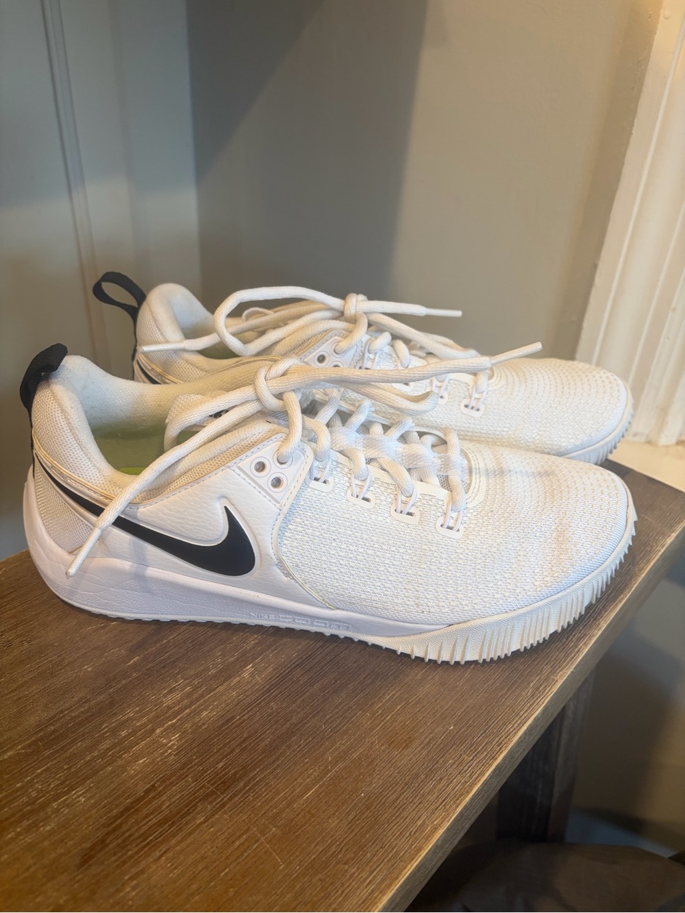 Nike Air Zoom Hyperace Volleyball Shoes Women's Sz 8.5 AA0286-100